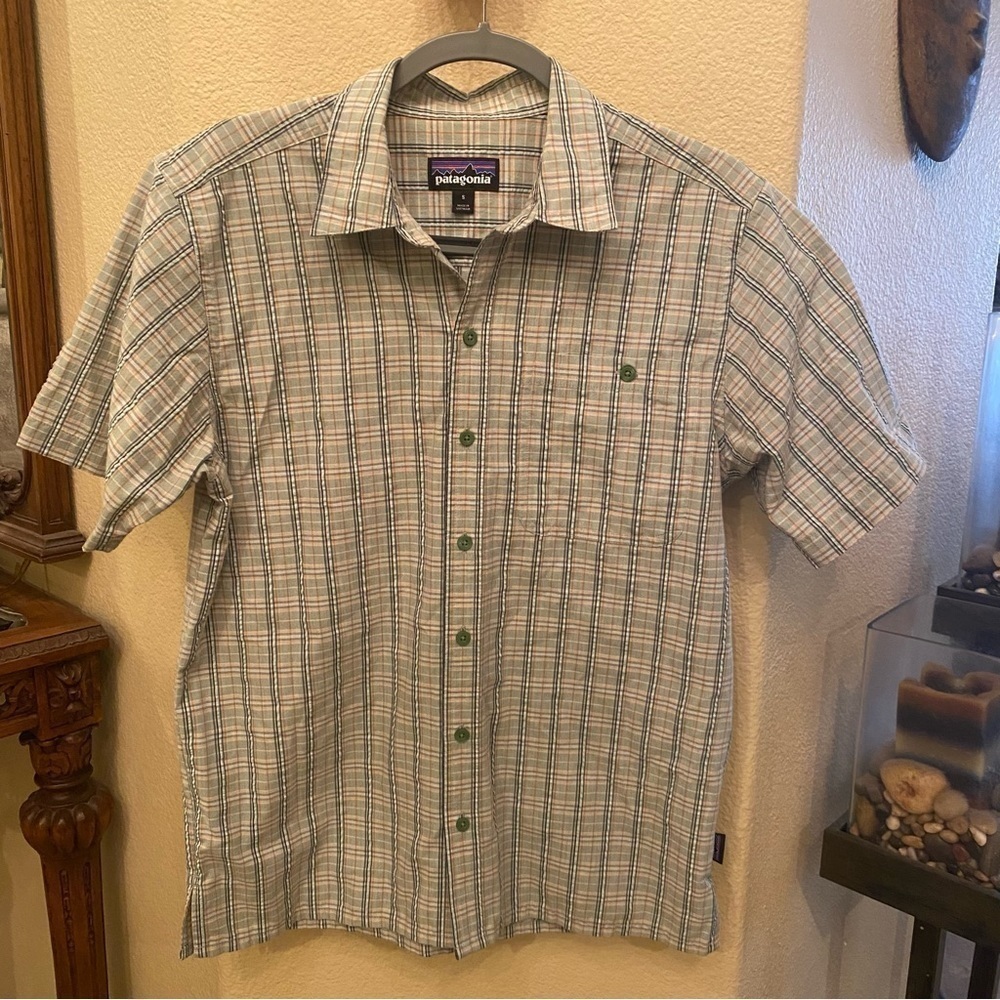 PATAGONIA Light Green Plaid Short Sleeve Top Size Small